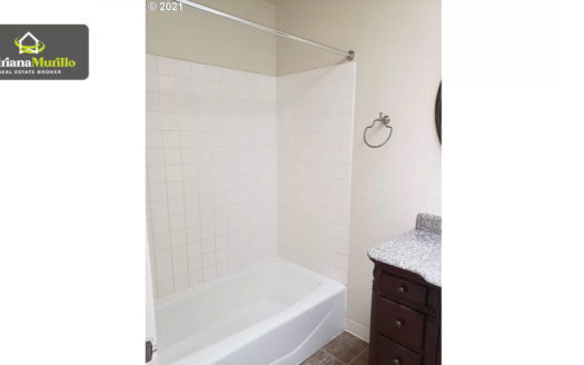 16819 SE Market St, Portland