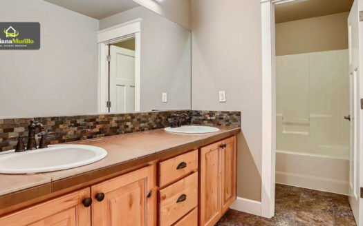 922 Goff Rd, Forest Grove