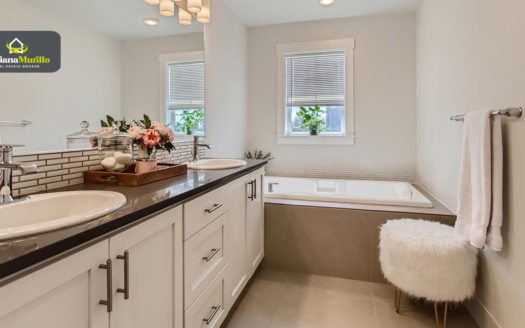 16999 SW Friendly Ln Beaverton