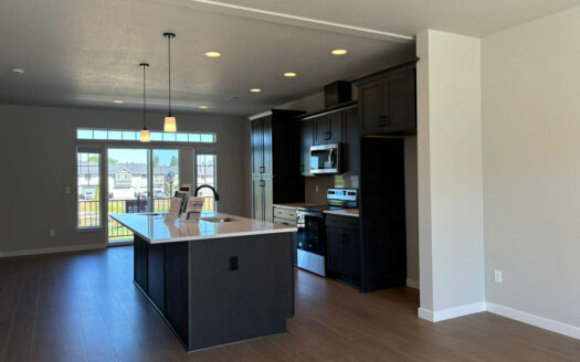 3413 Southeast White Oak Avenue, Hillsboro, OR 97123