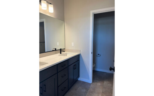 3413 Southeast White Oak Avenue, Hillsboro, OR 97123