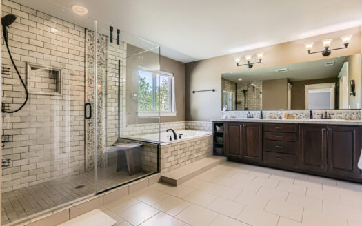 10183 NW Crossing Dr., Portland