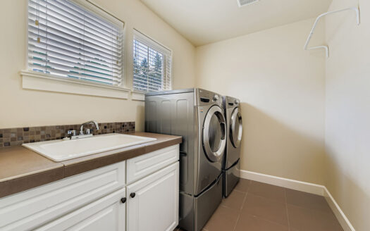 10183 NW Crossing Dr., Portland