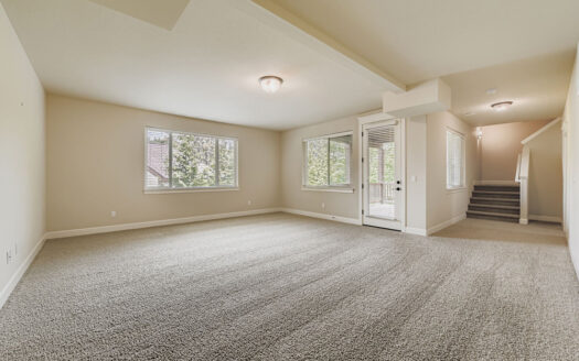 10183 NW Crossing Dr., Portland